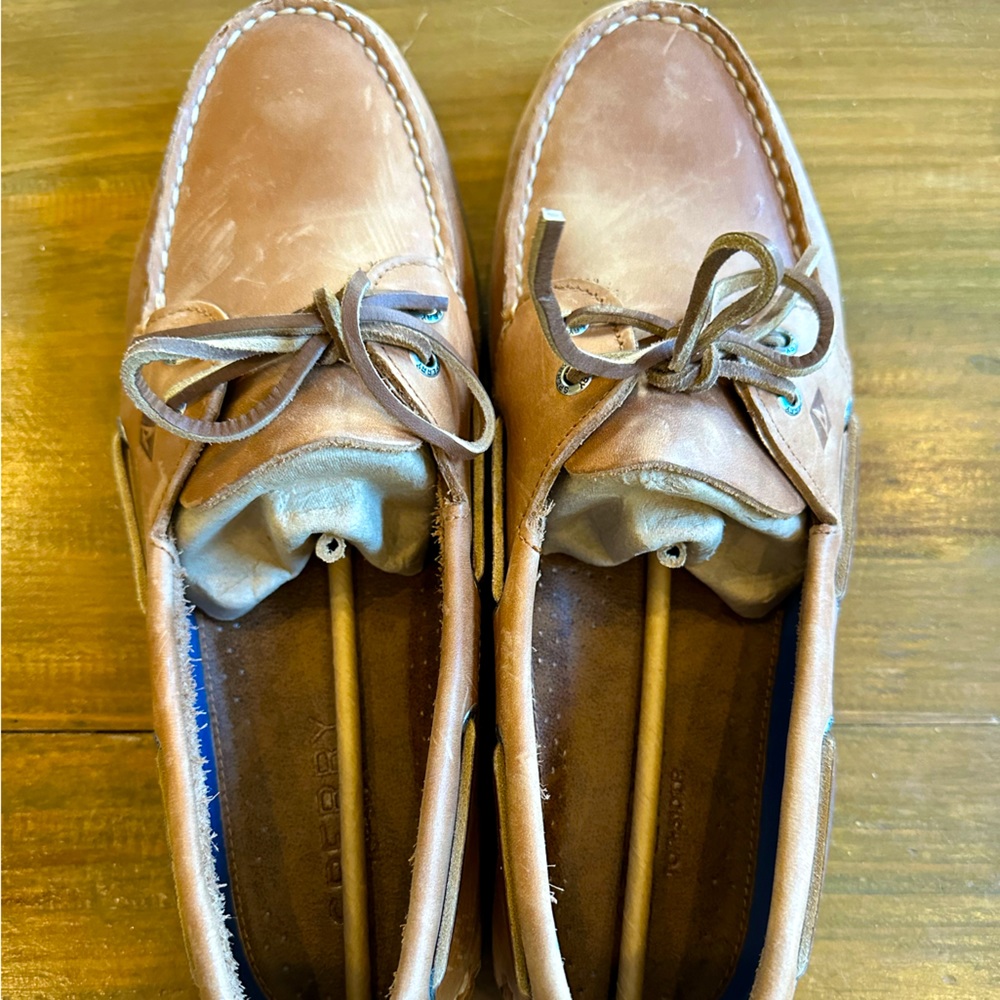 New in box Sperry leather topsiders